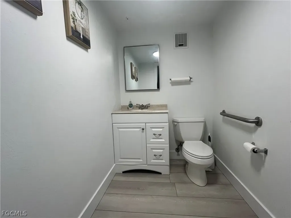 5057 Tamiami Trail E Naples FL 34113