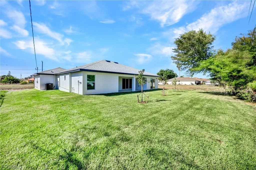1205 NE 12th Street Cape Coral FL 33909