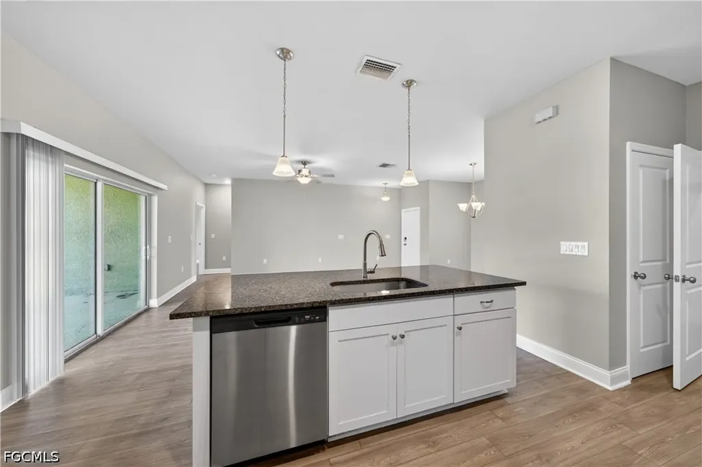 1001 NE 35th Lane Cape Coral FL 33909