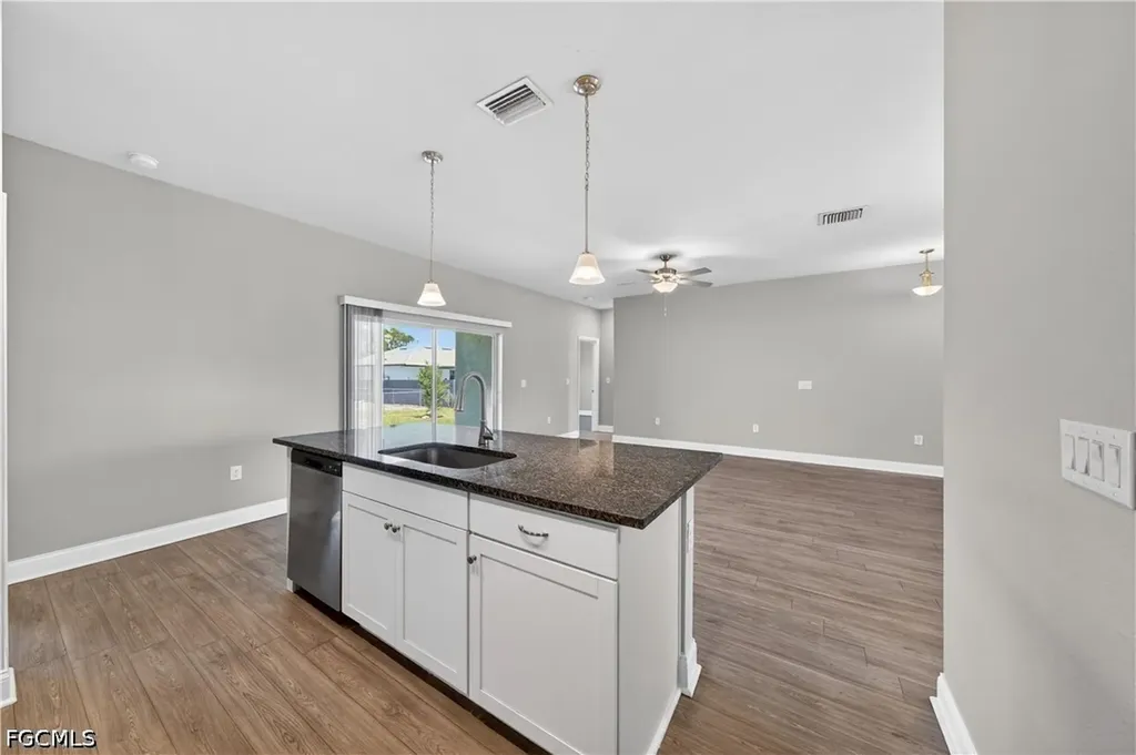1001 NE 35th Lane Cape Coral FL 33909