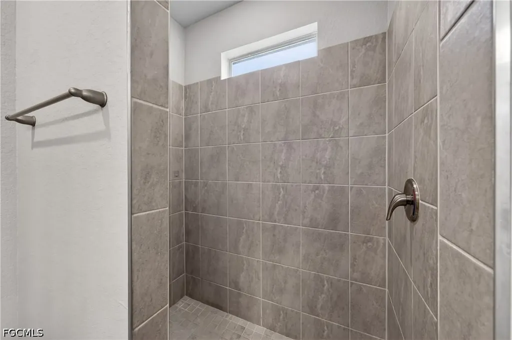 1001 NE 35th Lane Cape Coral FL 33909