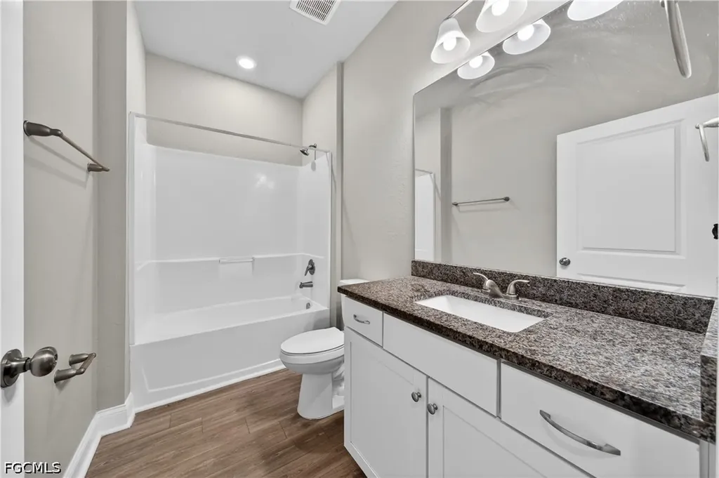1001 NE 35th Lane Cape Coral FL 33909