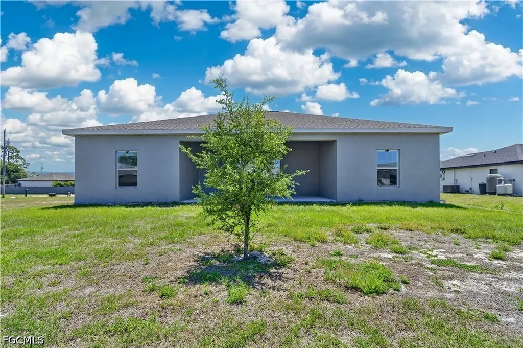 1001 NE 35th Lane Cape Coral FL 33909