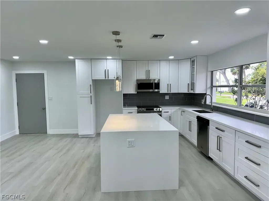 6187 Island Park Court Fort Myers FL 33908