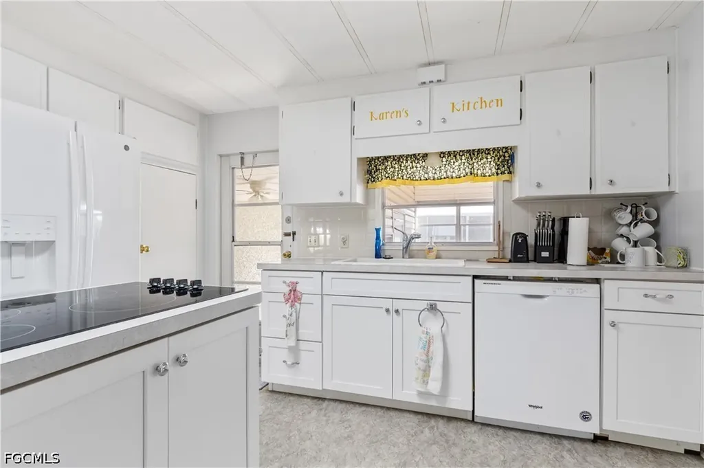 3373 Rainbow Lane North Fort Myers FL 33903