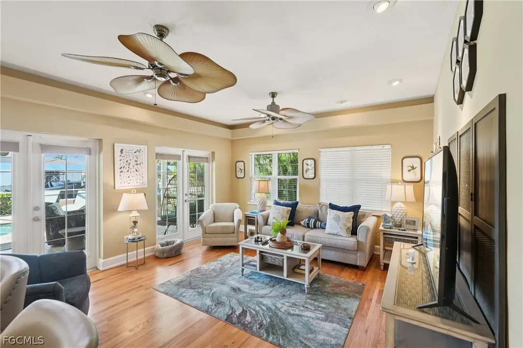 2520 SE 20th Place Cape Coral FL 33904