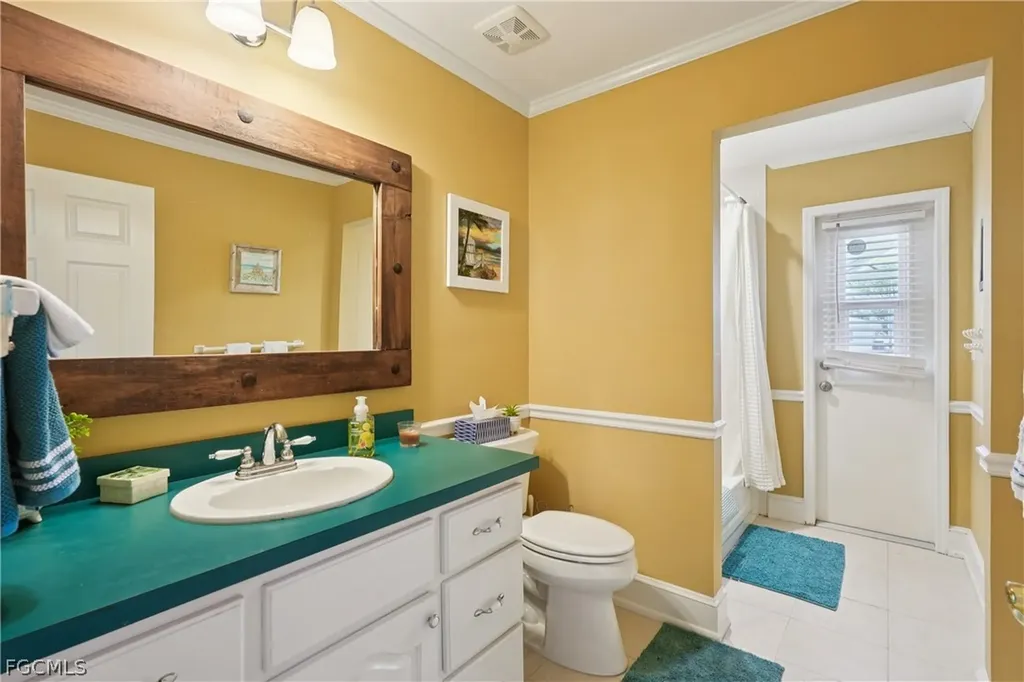 2520 SE 20th Place Cape Coral FL 33904