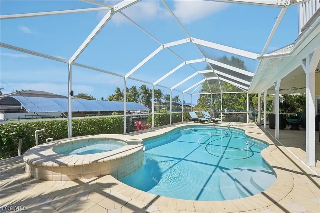 2520 SE 20th Place Cape Coral FL 33904