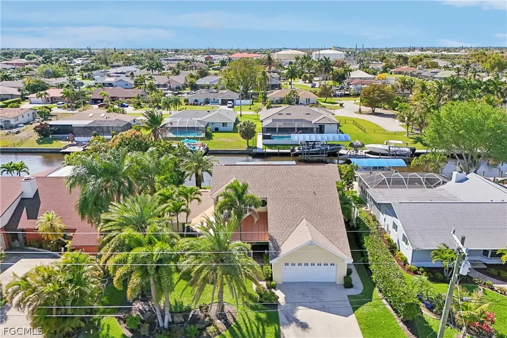 2520 SE 20th Place Cape Coral FL 33904