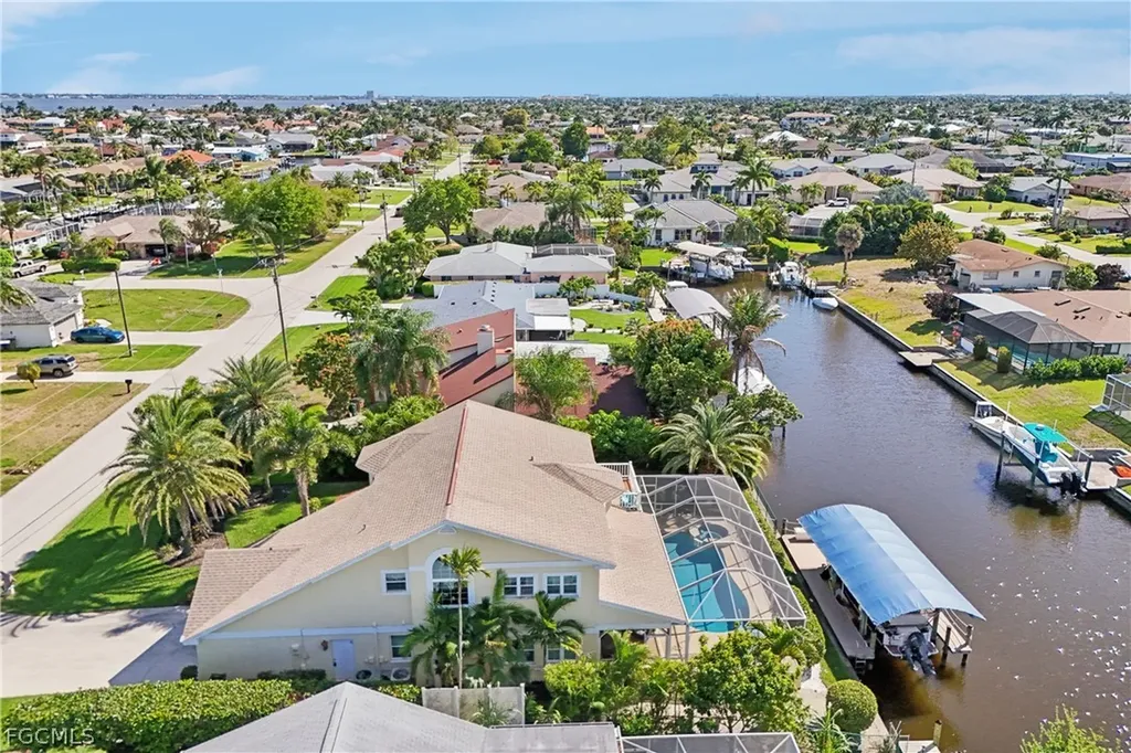 2520 SE 20th Place Cape Coral FL 33904