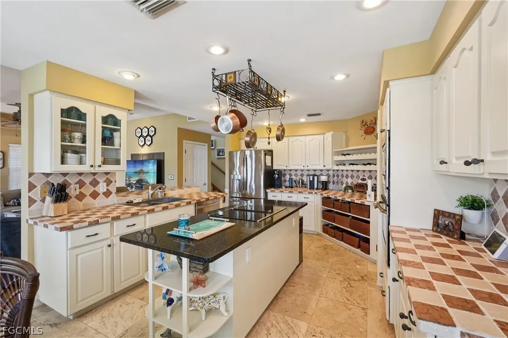 2520 SE 20th Place Cape Coral FL 33904