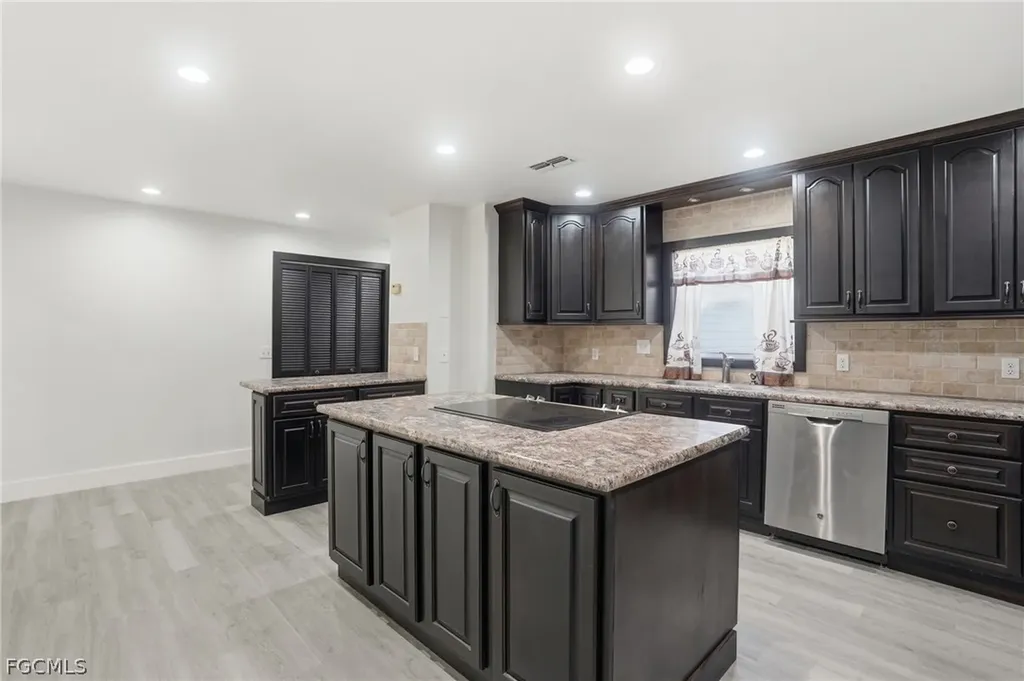 210 E Sugarland Circle Clewiston FL 33440