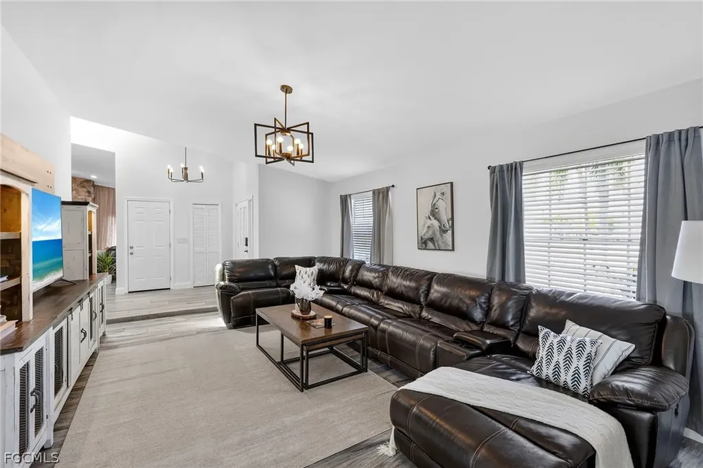 29 SE 10th Avenue Cape Coral FL 33990