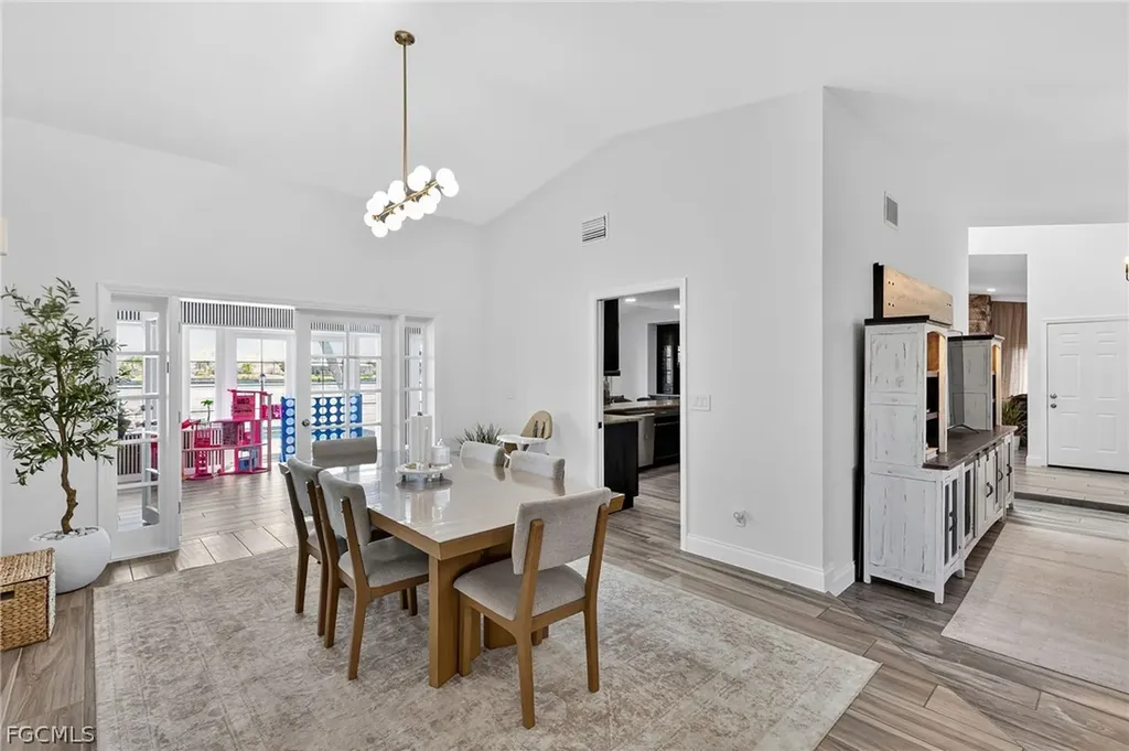 29 SE 10th Avenue Cape Coral FL 33990