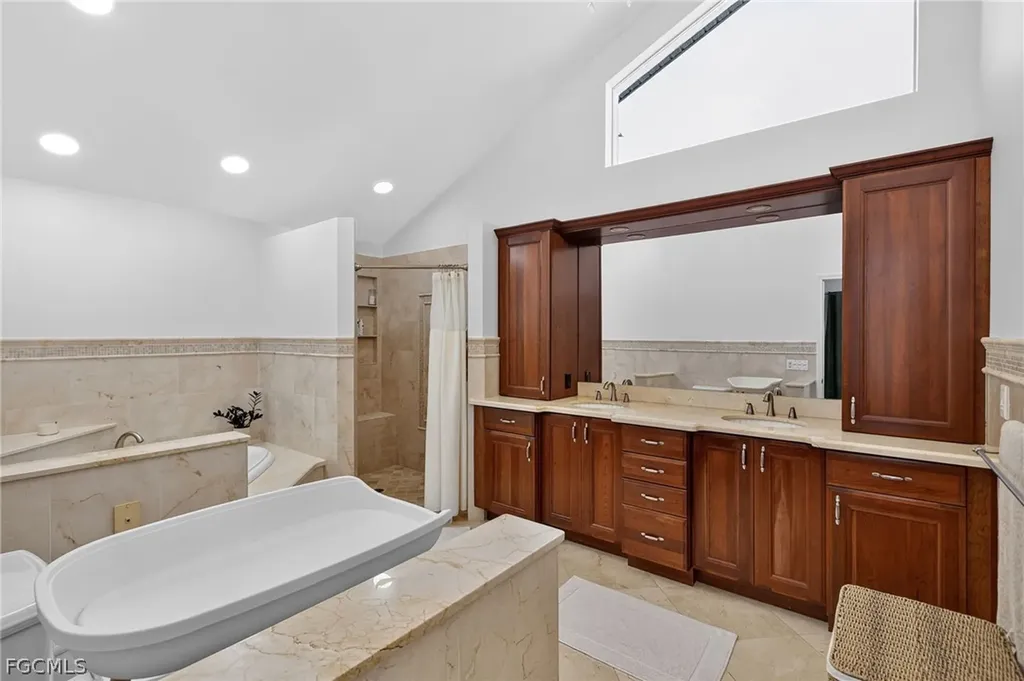 29 SE 10th Avenue Cape Coral FL 33990