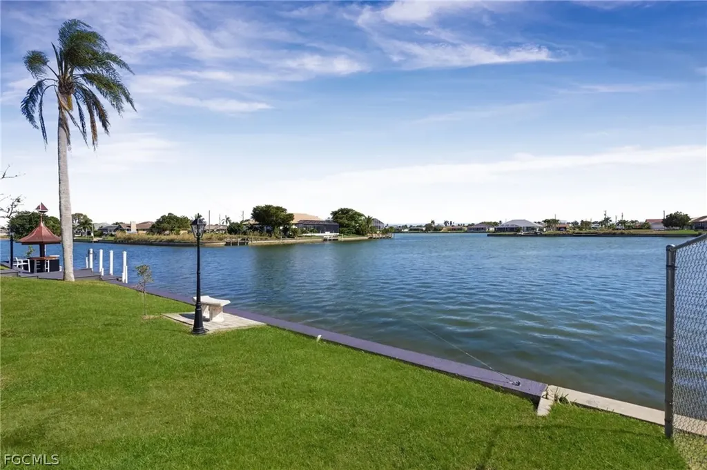 29 SE 10th Avenue Cape Coral FL 33990