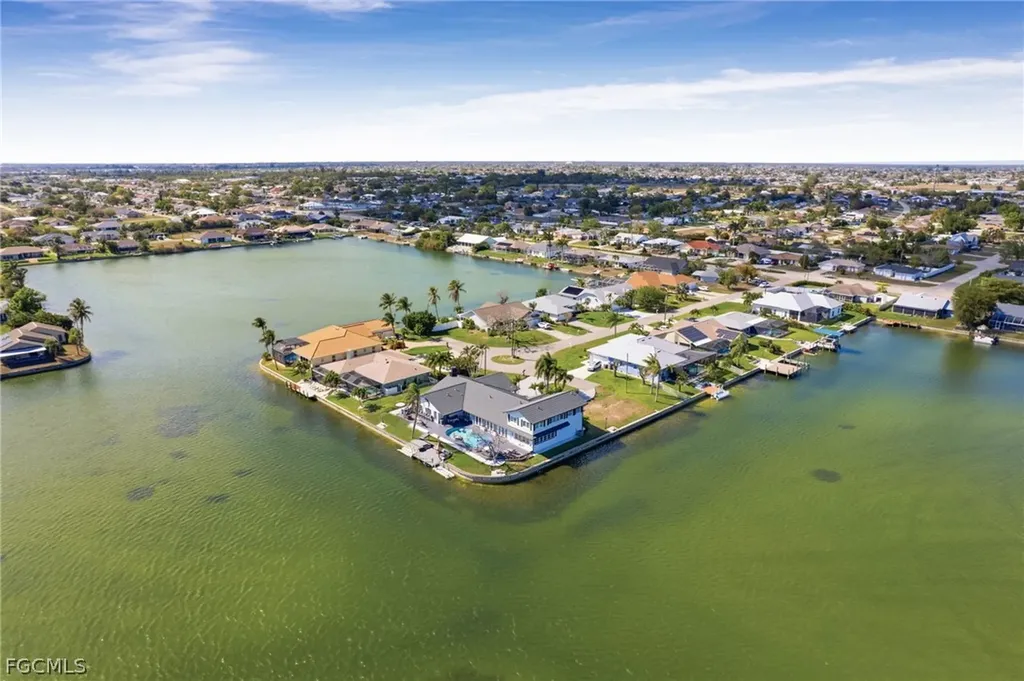 29 SE 10th Avenue Cape Coral FL 33990