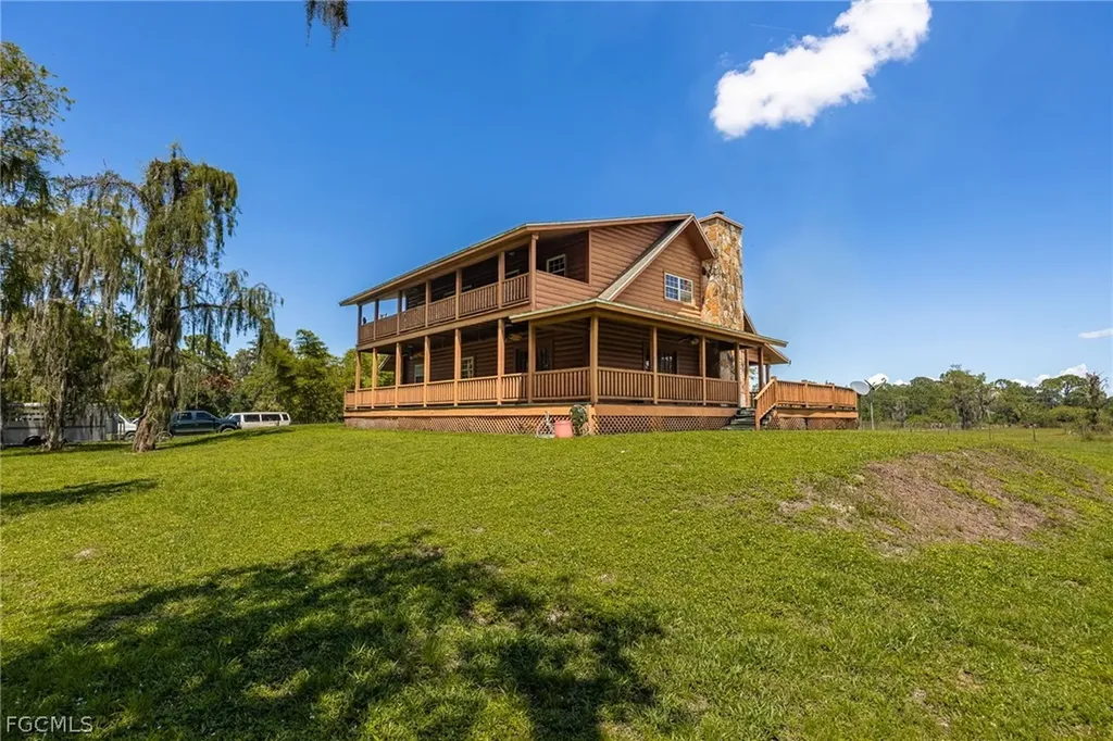 820 N Jinete Street Clewiston FL 33440