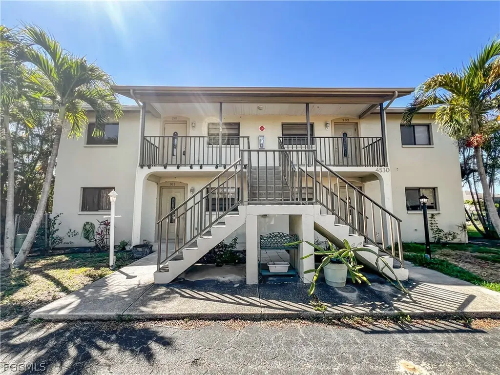 4530 SW 10th Avenue Cape Coral FL 33914