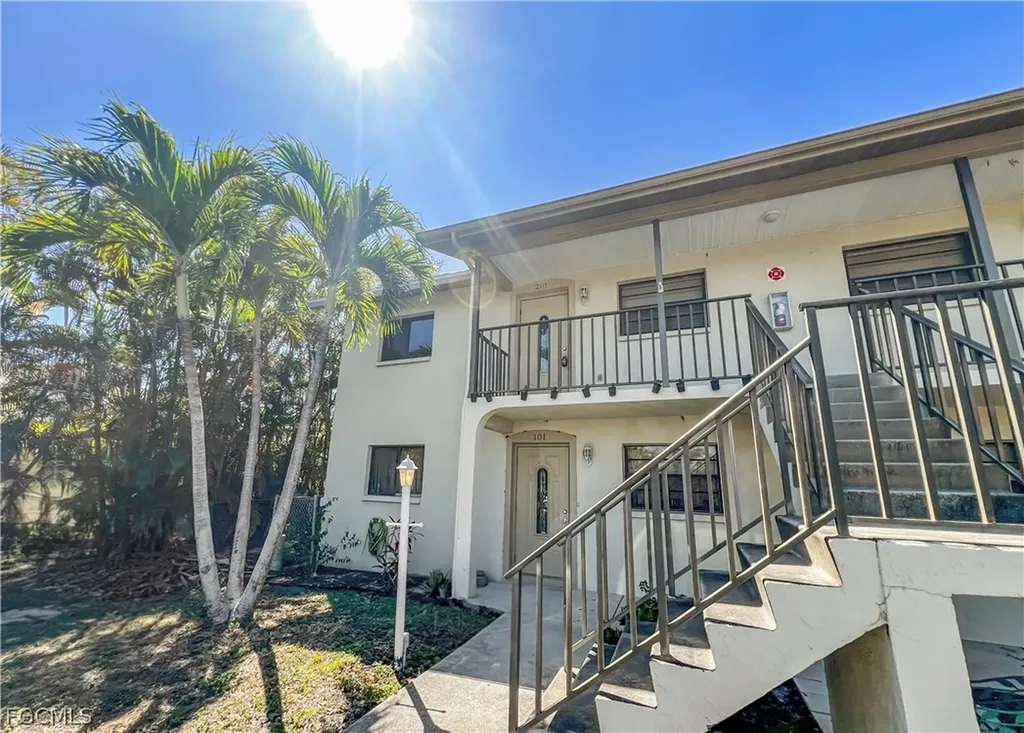 4530 SW 10th Avenue Cape Coral FL 33914