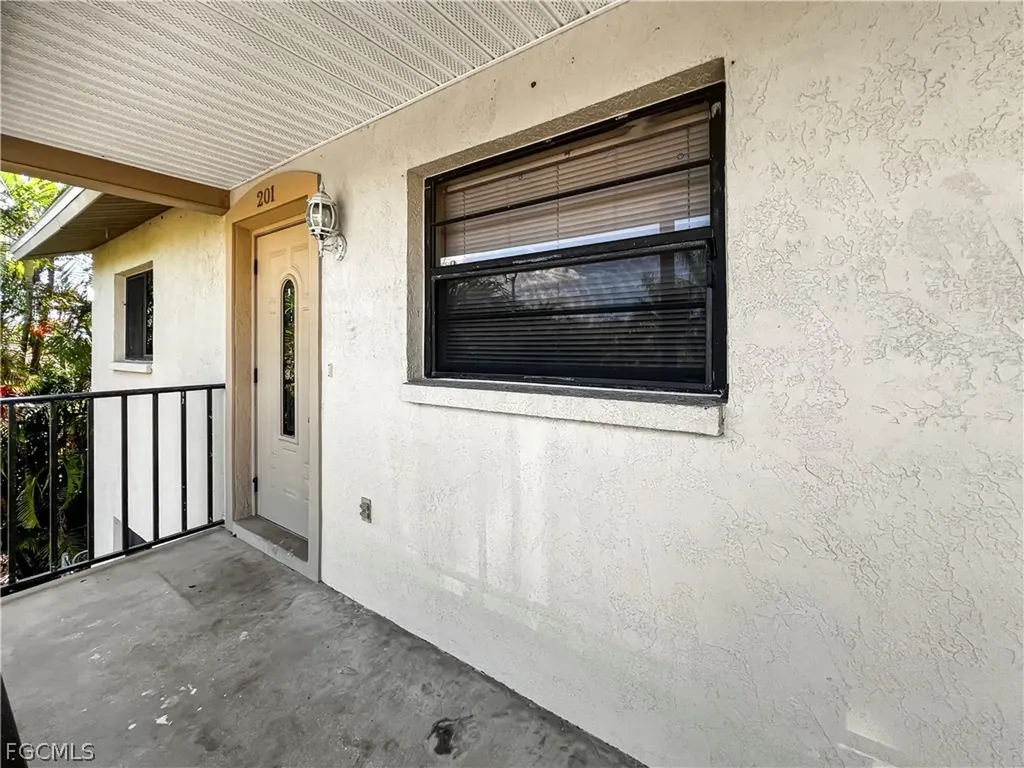 4530 SW 10th Avenue Cape Coral FL 33914