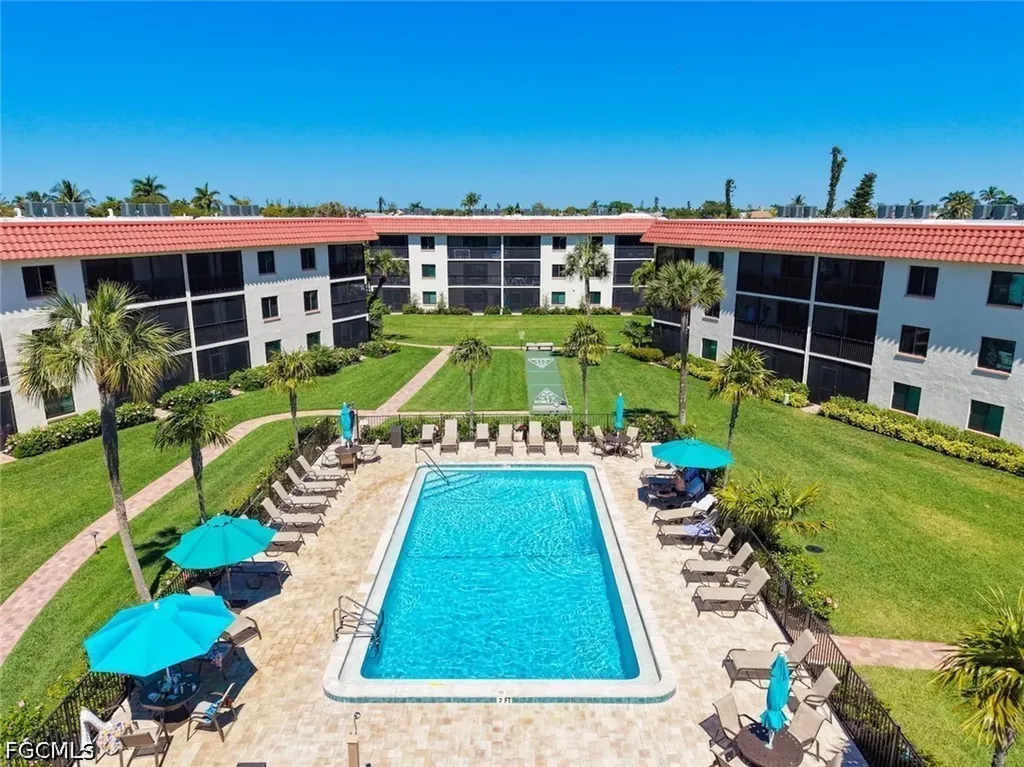 671 E Gulf Drive Sanibel FL 33957