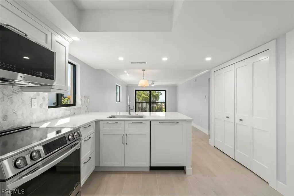 671 E Gulf Drive Sanibel FL 33957