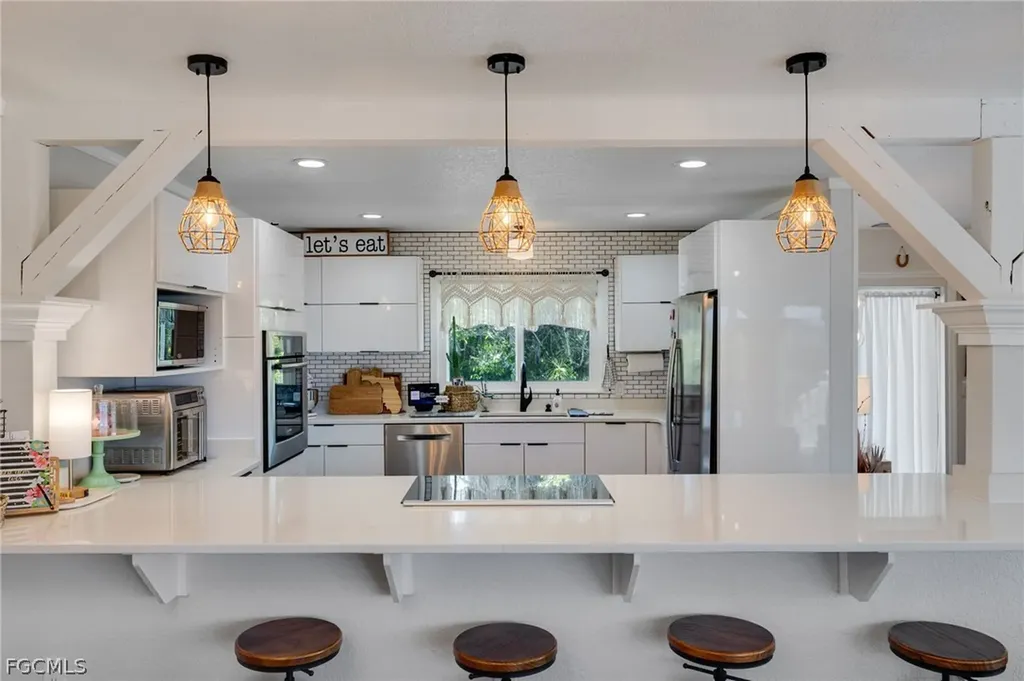 9247 Dimmick Drive Sanibel FL 33957