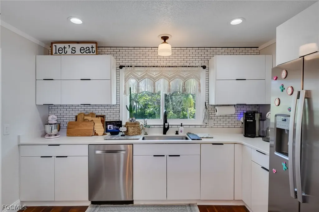 9247 Dimmick Drive Sanibel FL 33957