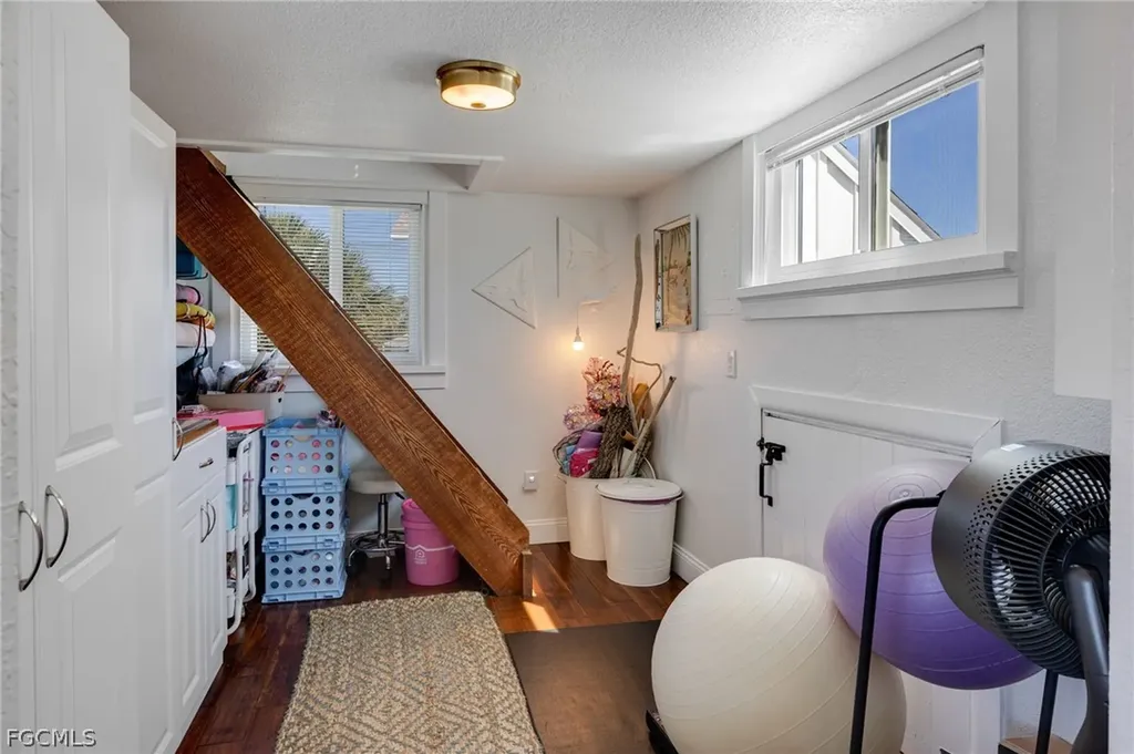 9247 Dimmick Drive Sanibel FL 33957