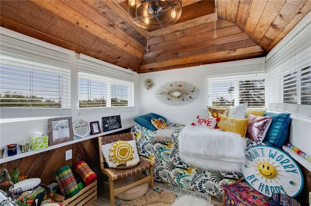 9247 Dimmick Drive Sanibel FL 33957