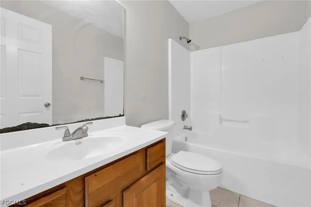 1120/1122 Gordon Avenue S Lehigh Acres FL 33973