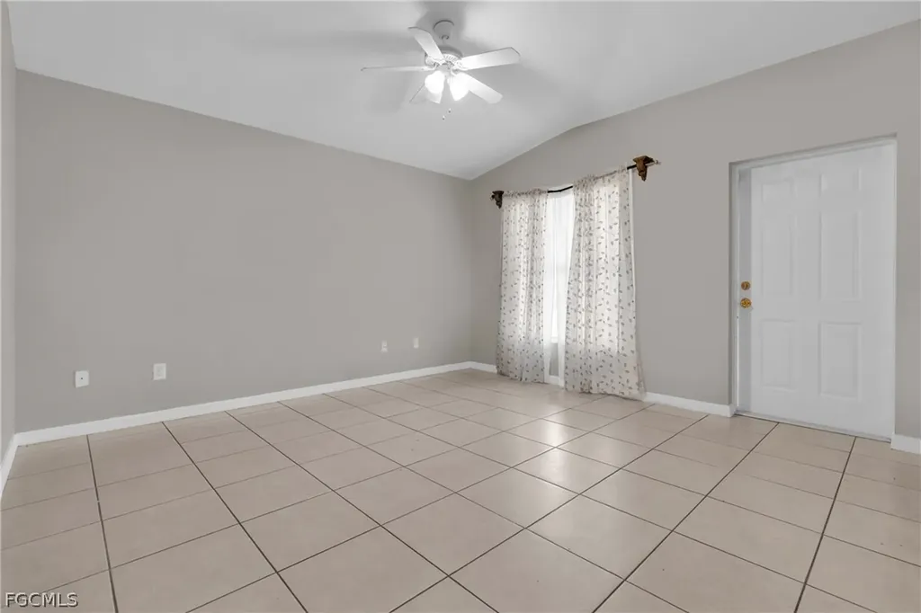 1120/1122 Gordon Avenue S Lehigh Acres FL 33973