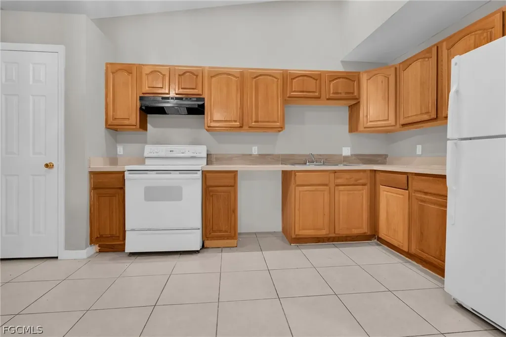 1120/1122 Gordon Avenue S Lehigh Acres FL 33973