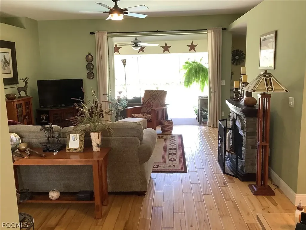 2307 SW 44th Street Cape Coral FL 33914