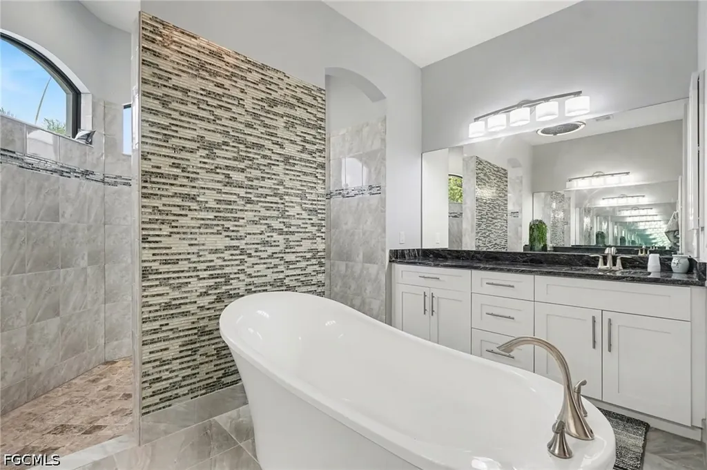 4310 Gulfstream Parkway Cape Coral FL 33993