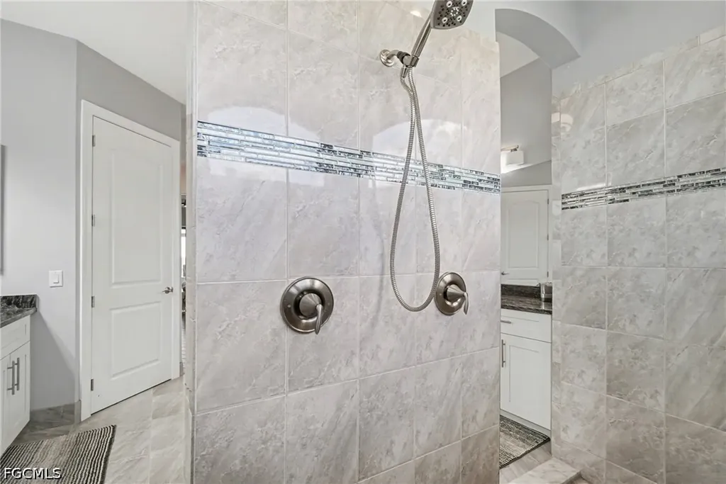 4310 Gulfstream Parkway Cape Coral FL 33993