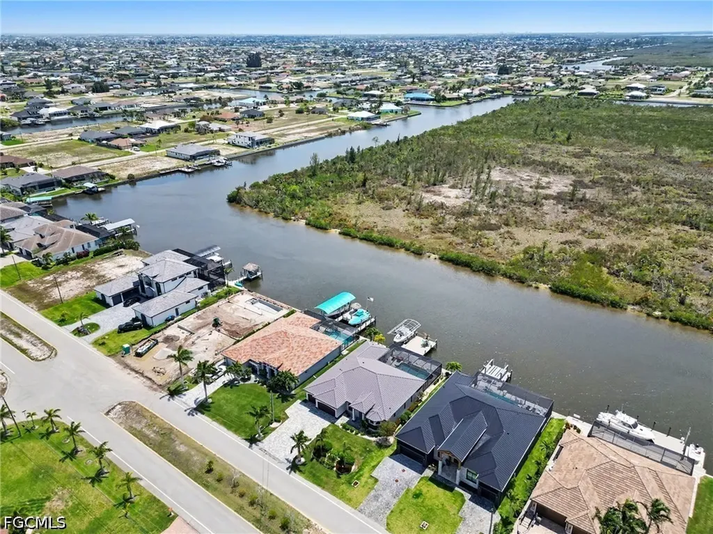 4310 Gulfstream Parkway Cape Coral FL 33993