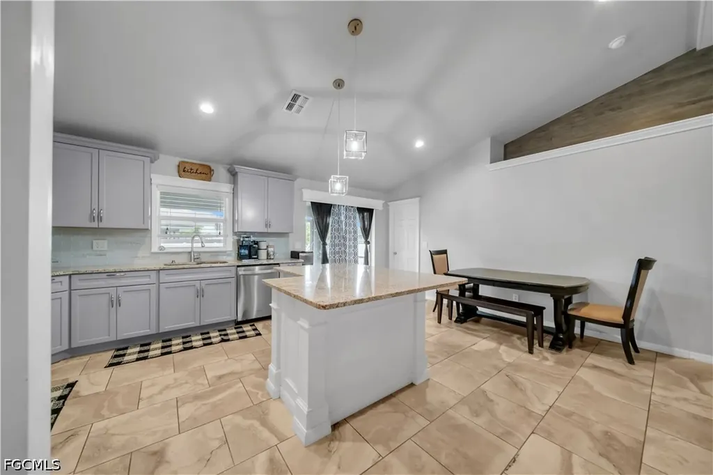1826 NE 17th Place Cape Coral FL 33909