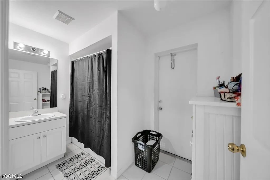 1826 NE 17th Place Cape Coral FL 33909
