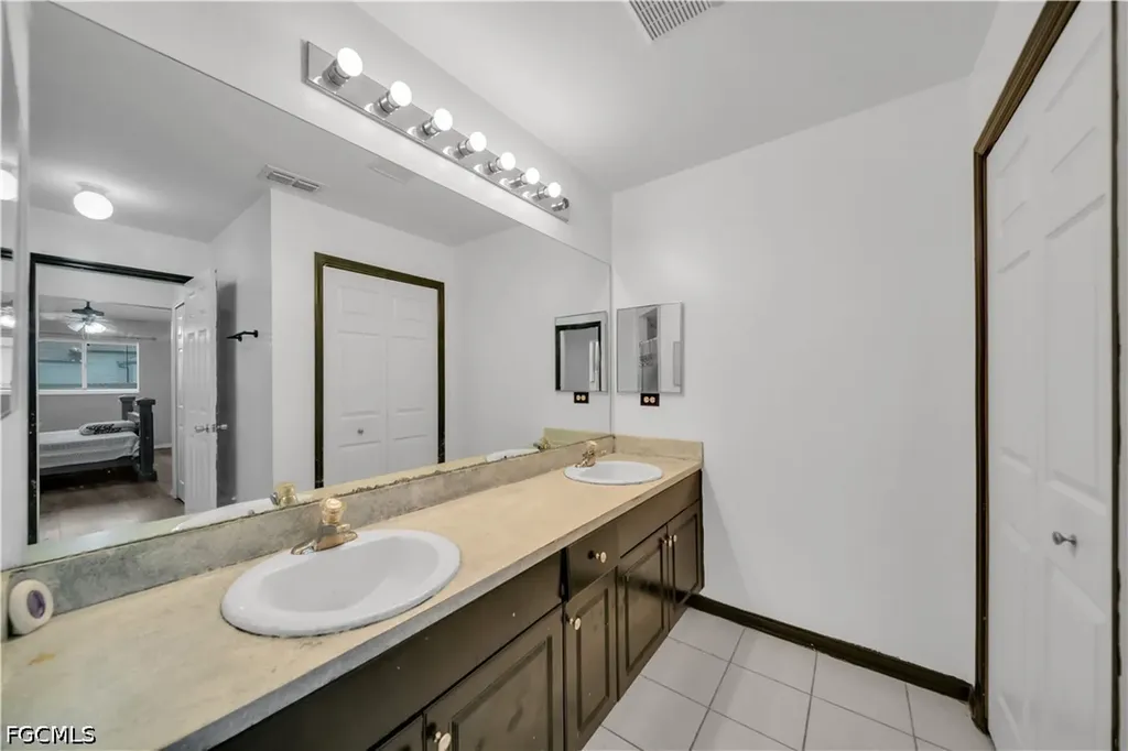 1826 NE 17th Place Cape Coral FL 33909