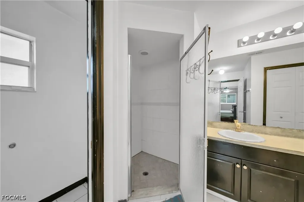 1826 NE 17th Place Cape Coral FL 33909