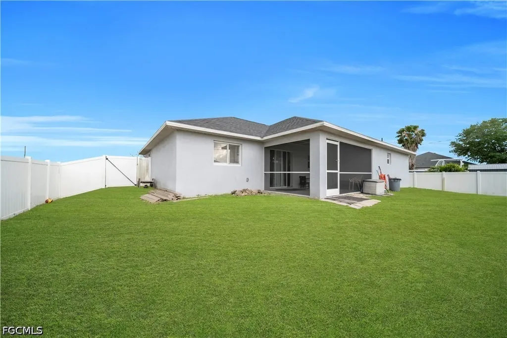 1826 NE 17th Place Cape Coral FL 33909
