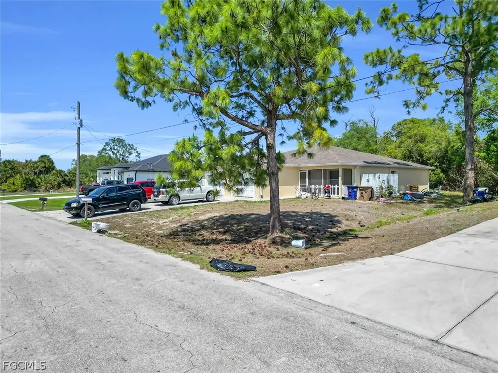4716/4718 21st Street SW Lehigh Acres FL 33973