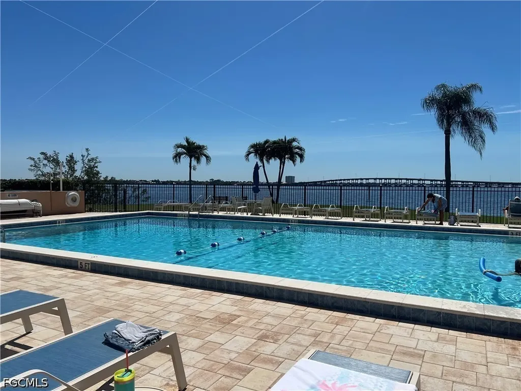 4260 SE 20th Place Cape Coral FL 33904