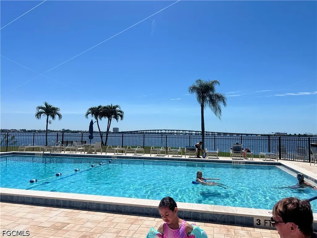4260 SE 20th Place Cape Coral FL 33904