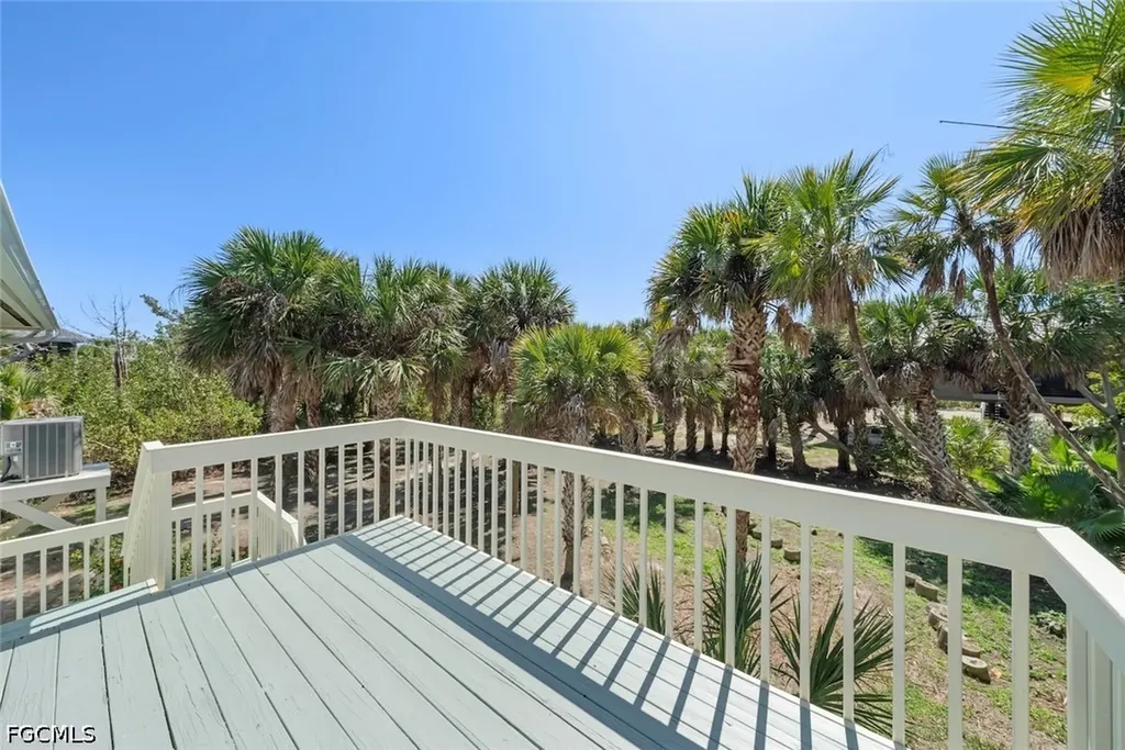 4339 Gulf Pines Drive Sanibel FL 33957