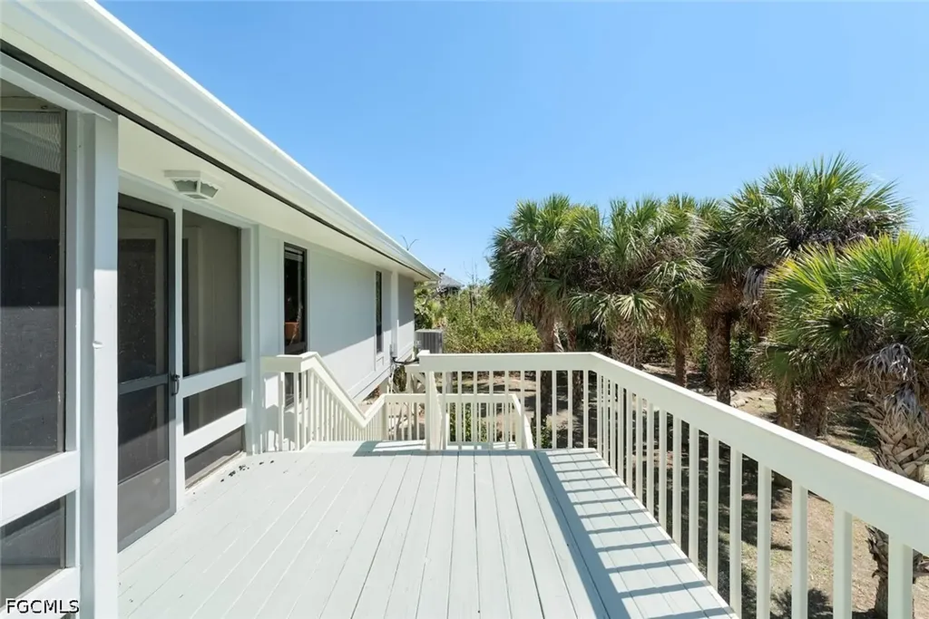 4339 Gulf Pines Drive Sanibel FL 33957