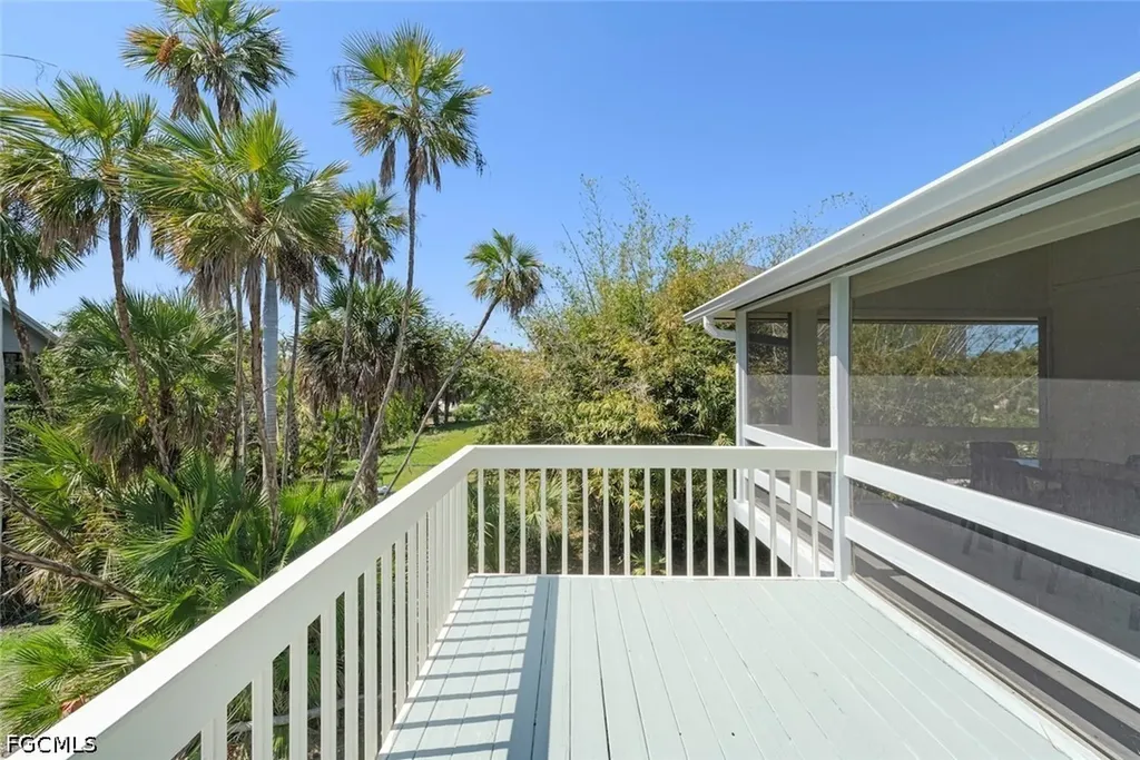 4339 Gulf Pines Drive Sanibel FL 33957