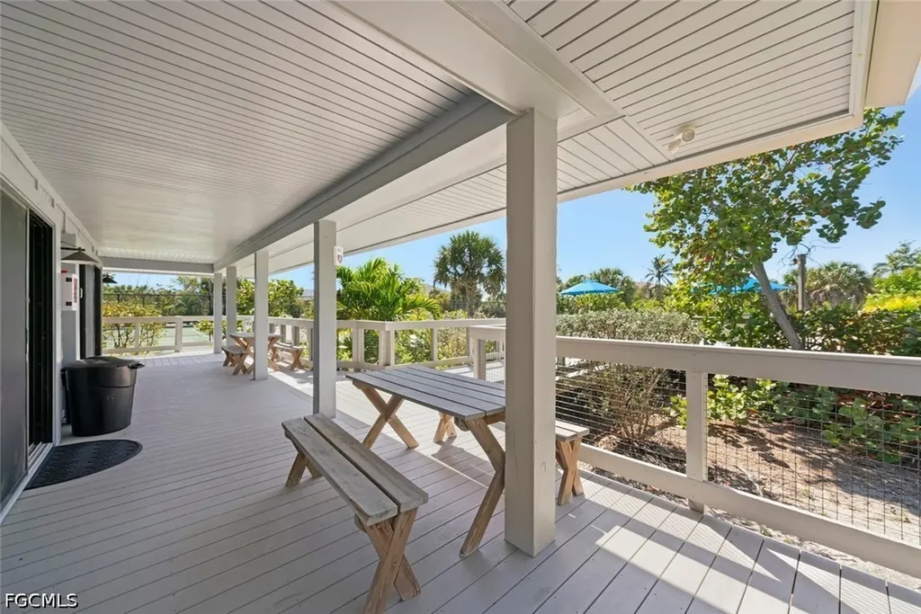 4339 Gulf Pines Drive Sanibel FL 33957
